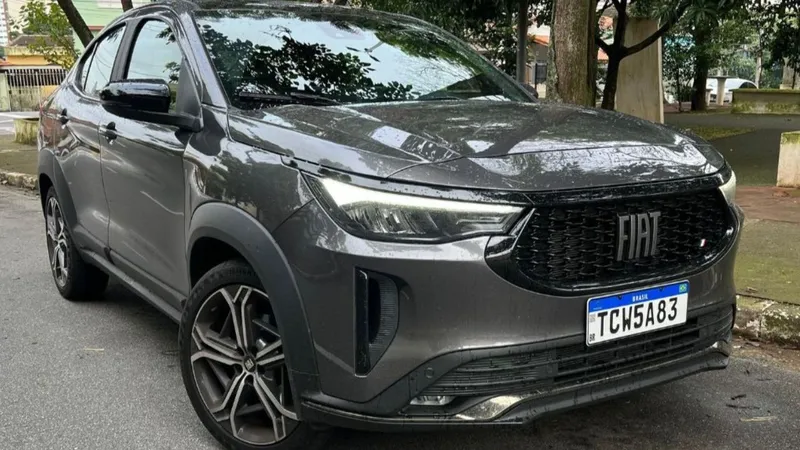 Fiat Fastback usado tem motor turbo e visual chamativo a partir de R$ 109 mil