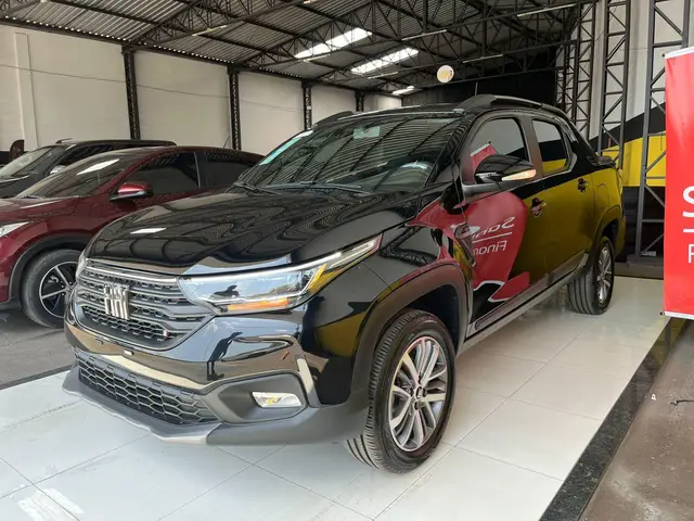 Carro Fiat Strada 2025 Volcano 1.3