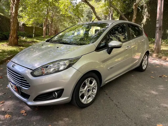 Carro Ford Fiesta Hatch 2017 SEL 1.6 16V Flex Mec. 5p - G