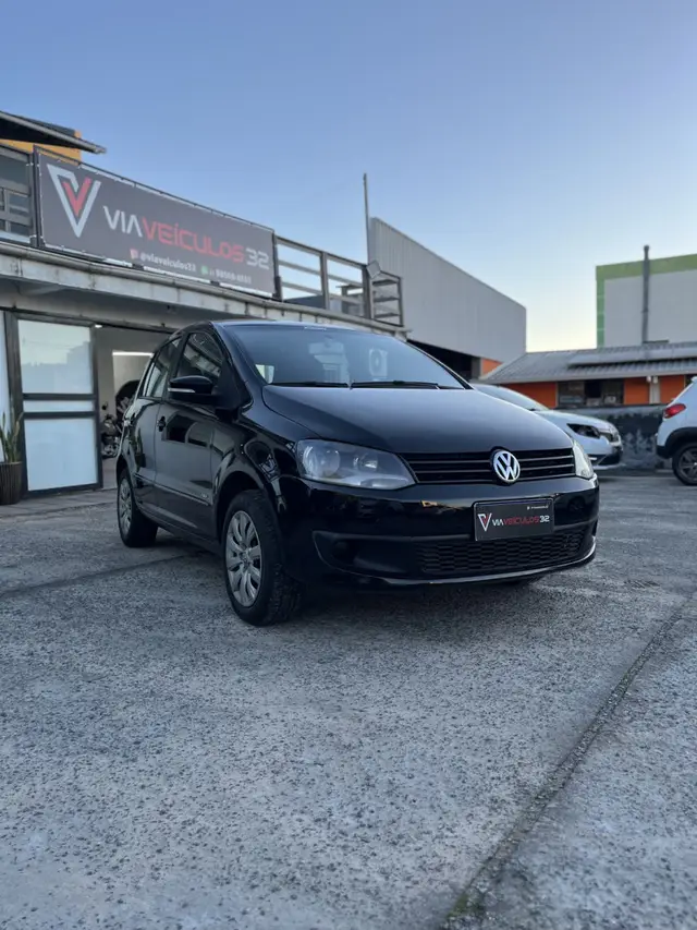 Carro Volkswagen Fox 2014 1.0 TEC BlueMotion (Flex) 4p