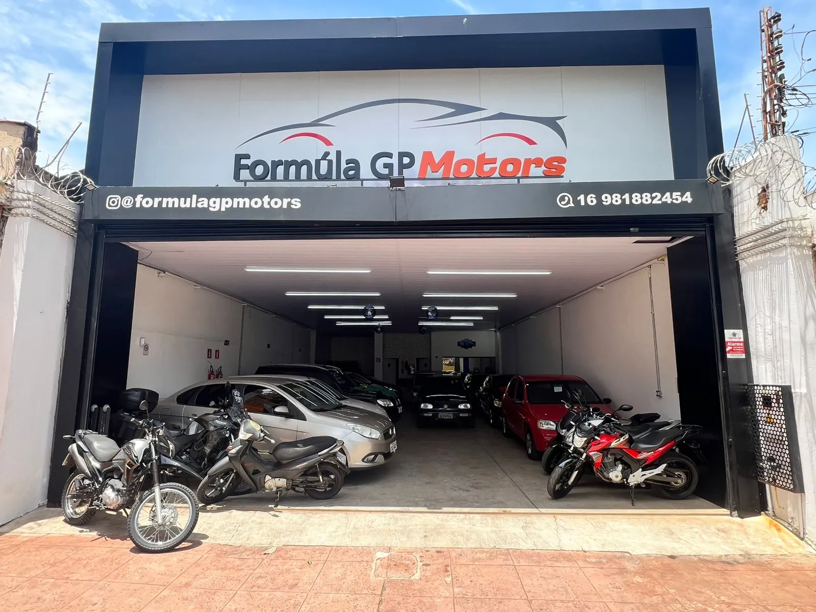 Fachada da loja Veículos à venda em FORMULA GP MOTORS RP VEICULOS LTDA - Ribeirão Preto - SP | Mobiauto