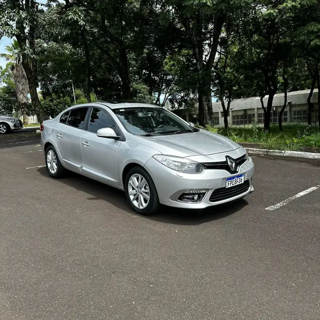 Carro Renault Fluence 2015 2.0 16V Privilege X-Tronic (Flex)