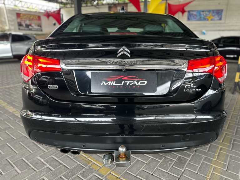 alt=