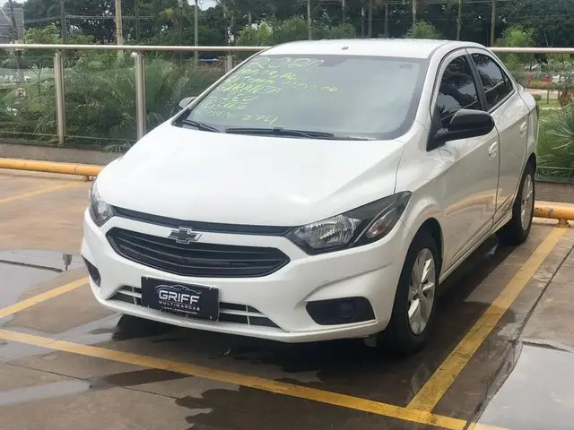 Carro Chevrolet Onix Plus 2021 1.0 LT (Flex)