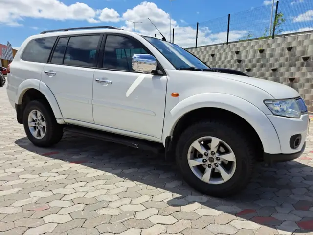 Carro Mitsubishi Pajero Dakar 2012 3.2 4WD (Aut)