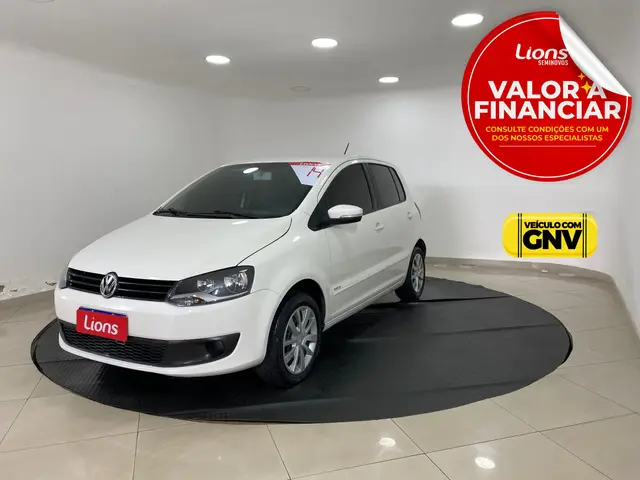 Carro Volkswagen Fox 2014 1.0 TEC (Flex) 2p