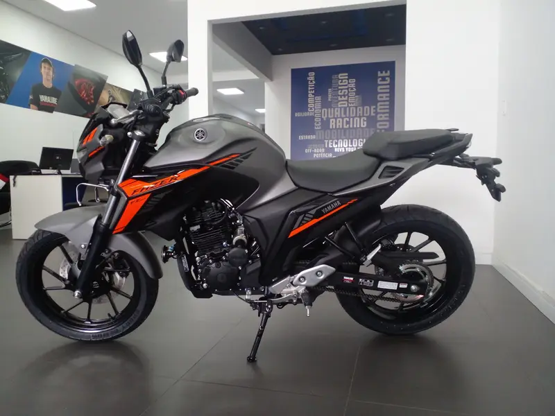 Yamaha Fazer FZ25 Flex