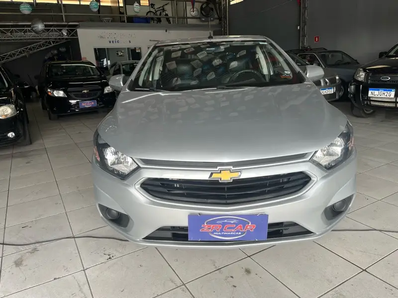 Chevrolet Onix 1.0 LT SPE/4