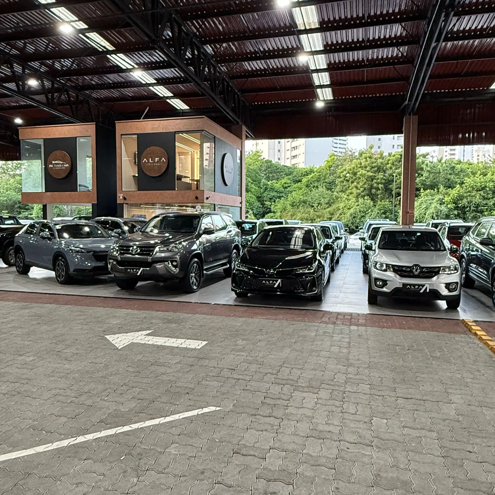 Fachada da loja Veículos à venda em Alfa Veiculos - Guararapes Auto Shopping - Fortaleza - CE | Mobiauto