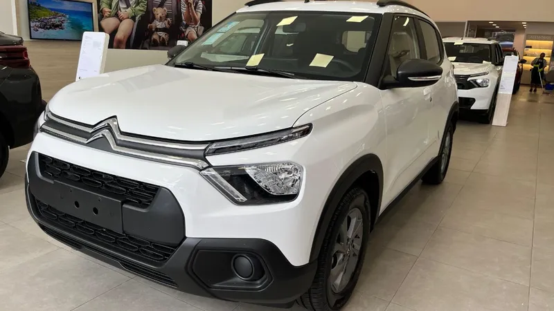 Citroën C3 Feel: detalhes da versão intermediaria em 18 fotos exclusivas