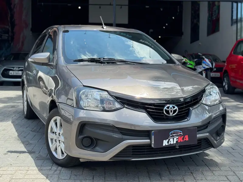 Toyota Etios Sedan X 1.5 (Flex)