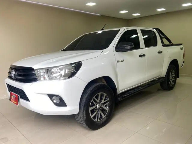 Carro Toyota Hilux Cabine Dupla 2018 Hilux 2.8 TDI STD CD 4x4