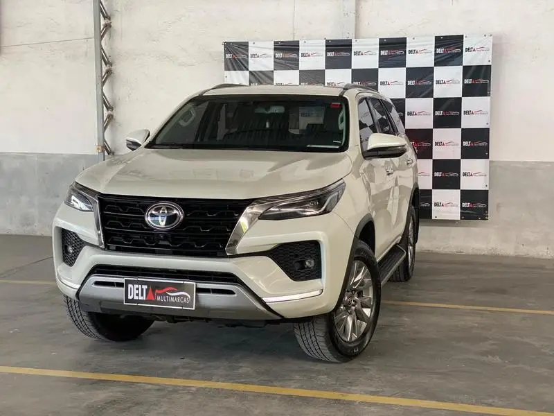 Toyota SW4 SRX 2.8 turbodiesel 7L 4x4 (Aut)