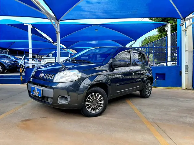 Carro Fiat Uno 2014 Vivace Celeb. 1.0 8V (Flex) 4p