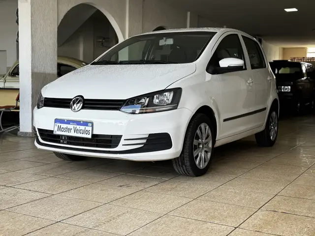 Carro Volkswagen Fox 2015 Trendline 1.6 MSI (Flex)