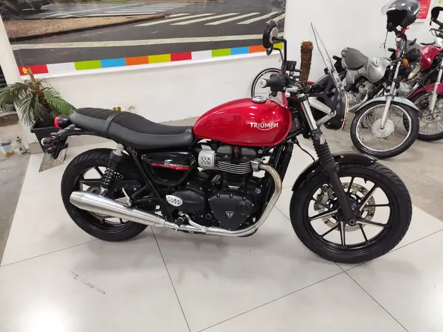 Carro Triumph Street Twin 2020 900cc