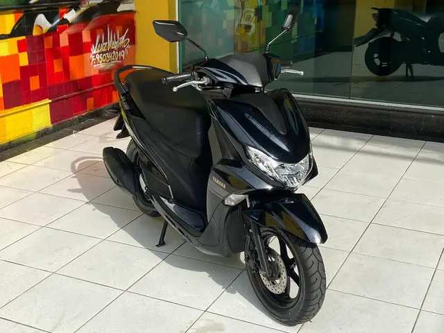 Carro Yamaha Fluo 2023 ABS
