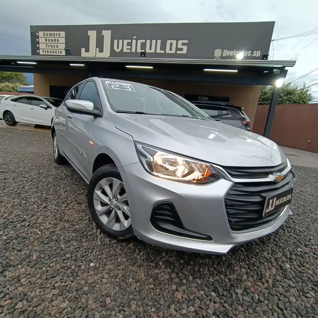 Carro Chevrolet Onix 2023 LT 1.0
