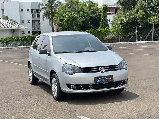 Carro Volkswagen Polo 2013 Hatch. Bluemotion 1.6 8V (Flex)