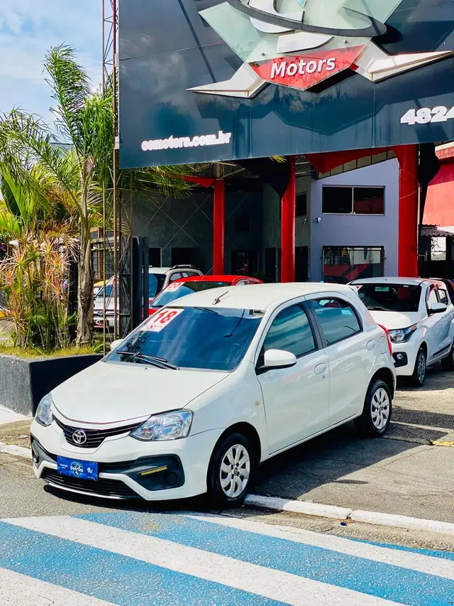 Carro Toyota Etios 2018 XS 1.5 (Flex)