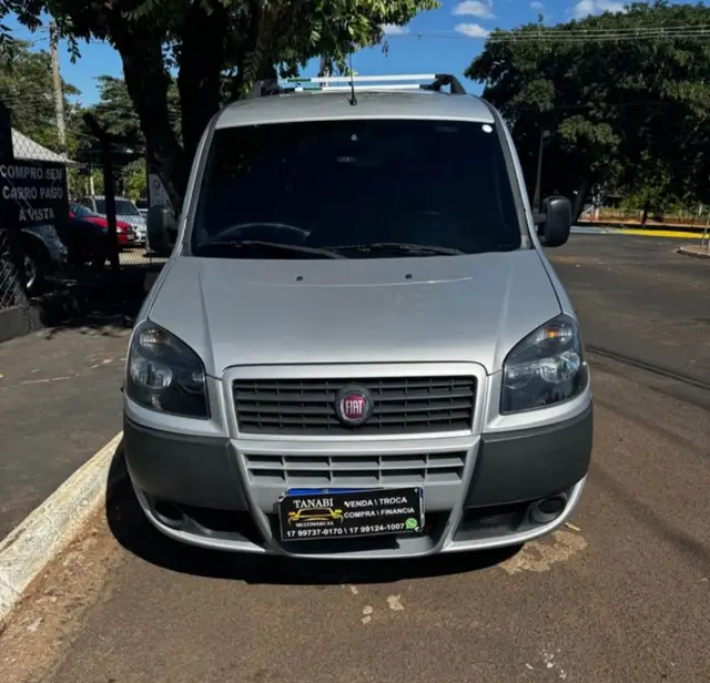 Carro Fiat Doblò 2019 Essence 1.8 16V (Flex)