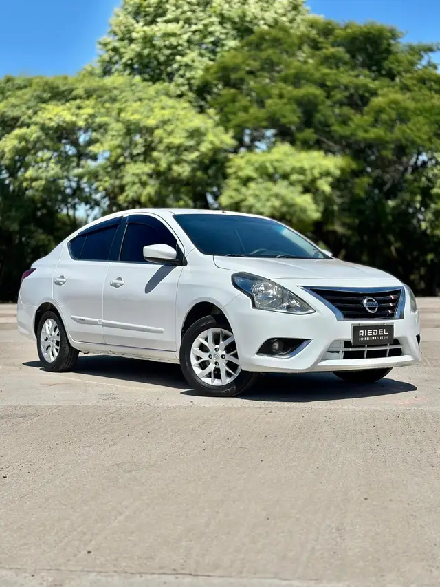 Carro Nissan Versa 2017 1.6 16V SV (Flex)