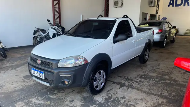 Carro Fiat Strada 2017 Hard Working 1.4 (Flex) (Cabine Simples)