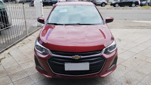 Carro Chevrolet Onix Plus 2023 LT 1.0