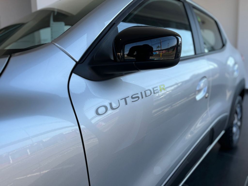 Kwid Outsider 1.0