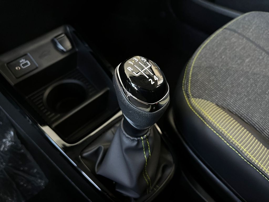 Kwid Outsider 1.0