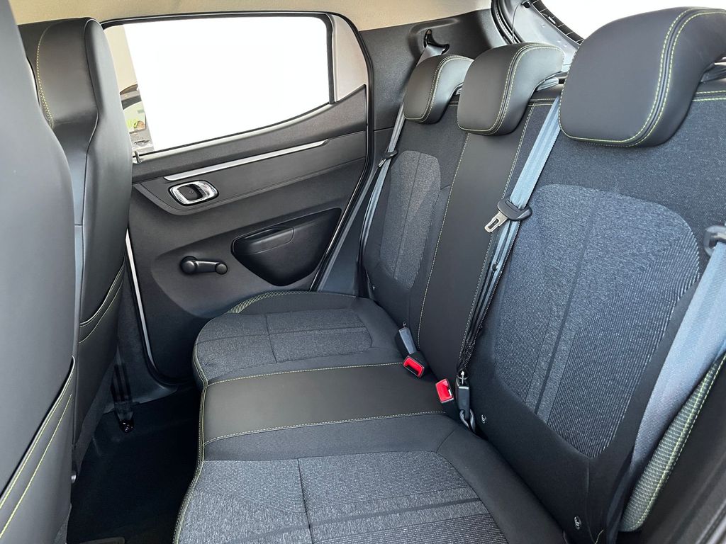 Kwid Outsider 1.0
