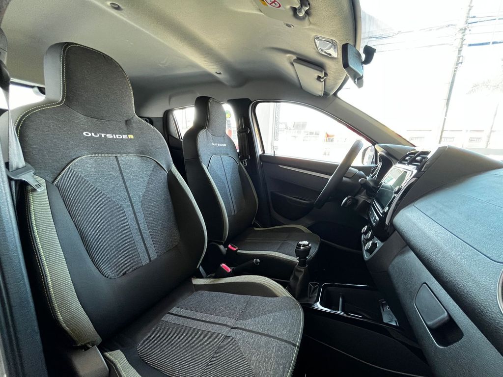 Kwid Outsider 1.0