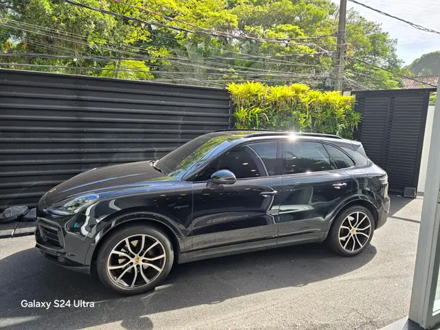 Carro Porsche Cayenne 2021 3.0 V6 462cv (Híbrido)