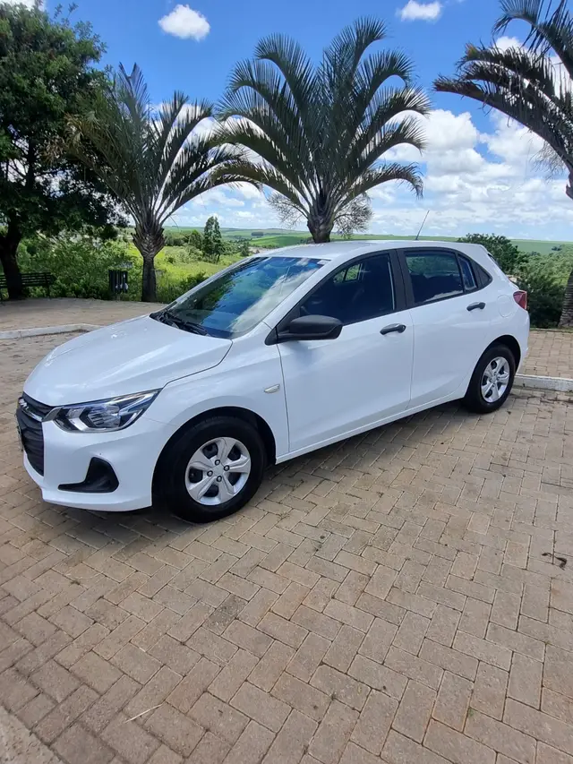 Carro Chevrolet Onix 2025 1.0