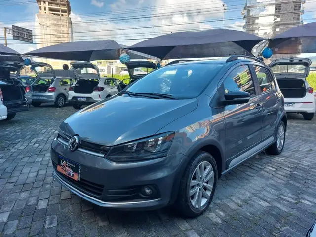 Carro Volkswagen Fox 2018 1.0 MPI Track (Flex)