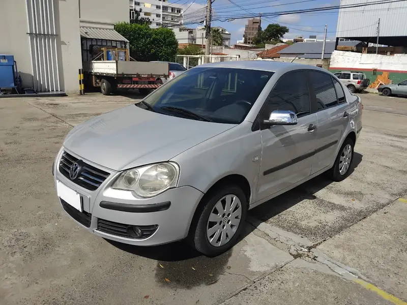 Volkswagen Polo Sedan 1.6 8V (Flex)