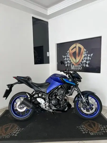 Carro Yamaha MT-03 2024 ABS