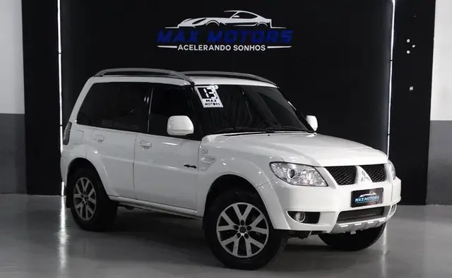 Carro Mitsubishi Pajero TR4 2013 2.0 16V 4x2 (Flex)