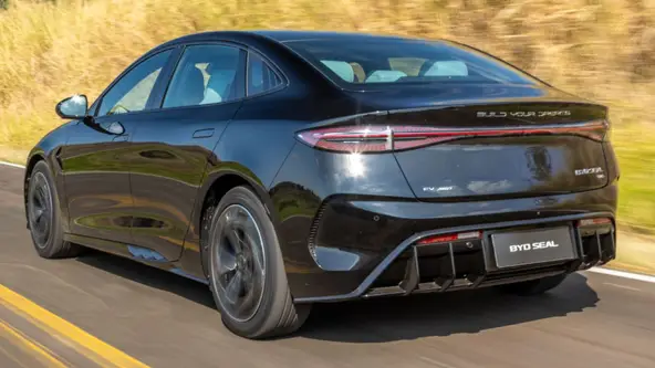 No Brasil, venda de carros elétricos bateu recorde no ano passado 