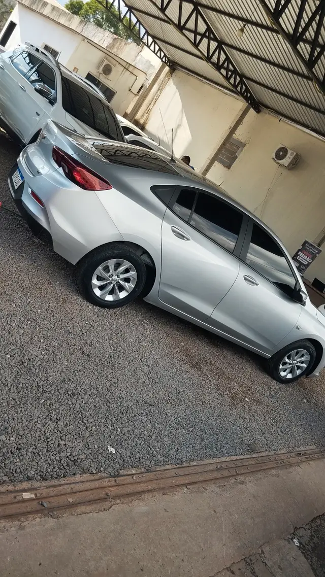 Carro Chevrolet Onix Plus 2023 LT 1.0
