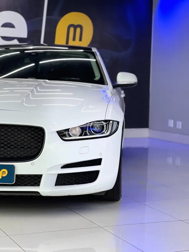 Carro Jaguar XE 2016 2.0 GTDI Pure