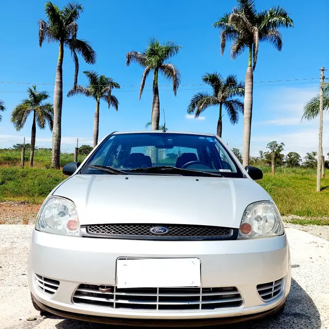 Carro Ford Fiesta Sedan 2005 1.6 (Flex)