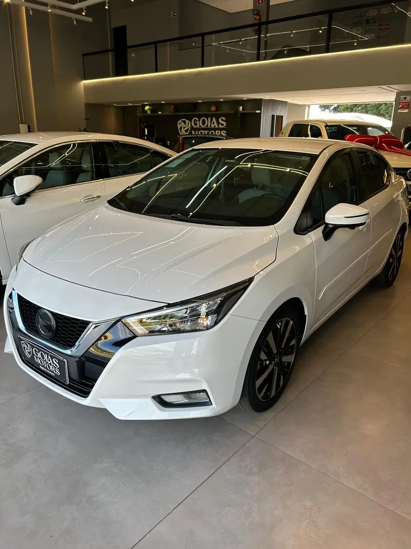 Nissan Versa Exclusive 1.6 (Flex) (Aut)