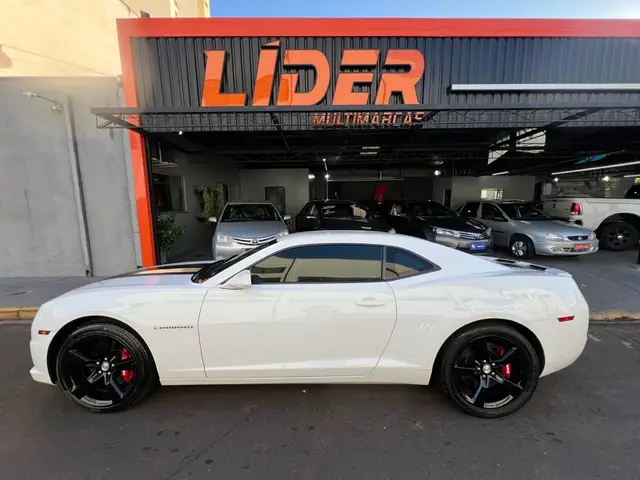 Carro Chevrolet Camaro 2011 6.2 2SS