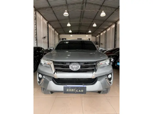 Carro Toyota SW4 2016 2.8 TDI SRX 7L 4x4 (Aut)