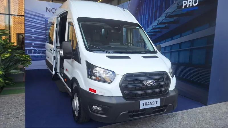 Ford Transit 2026 ganha novas tecnologias; confira os preços e versões