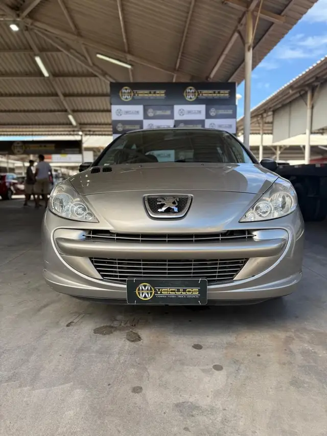 Carro Peugeot 207 2012 Hatch XR 1.4 8V (flex) 2p