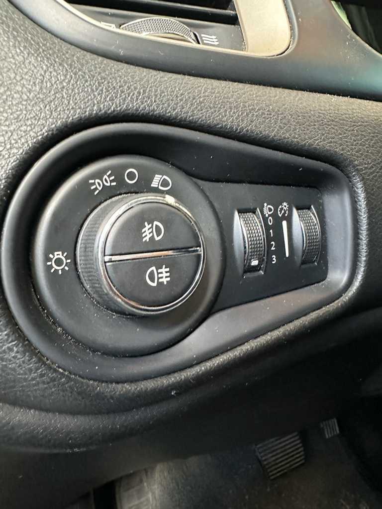 alt=