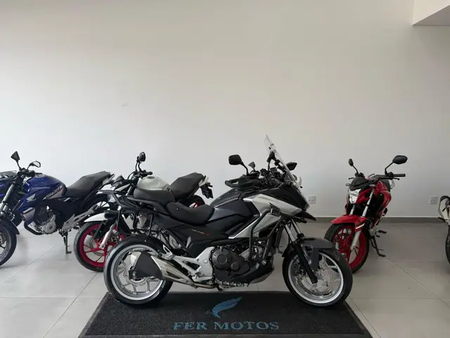 Carro Honda NC 750X 2016 ABS