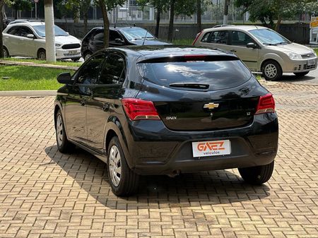 Onix 1.4 LT SPE/4 (Aut)